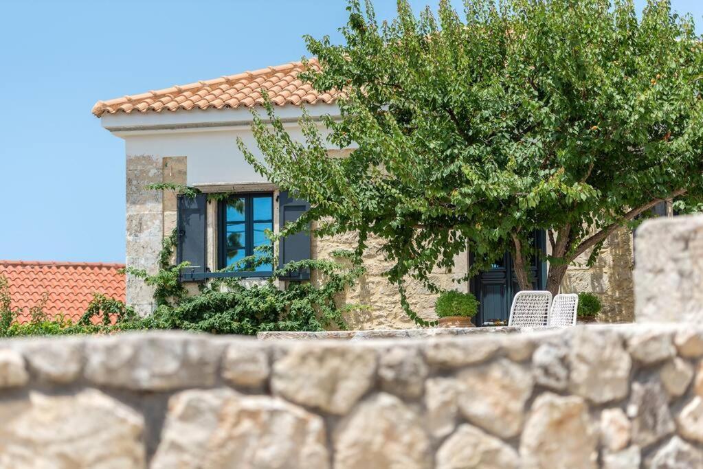 Villa Aiolia Kondoyenádha Exterior foto