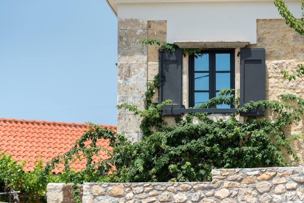 Villa Aiolia Kondoyenádha Exterior foto